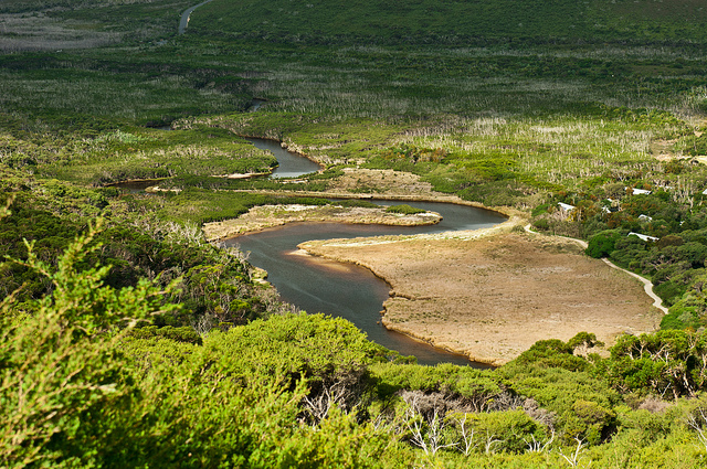 Serpentyny rzeki Tidal widziane z trasy Tidal Overlook Circut